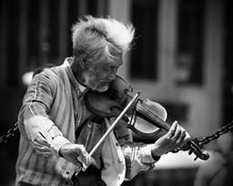 Violinist-BrandonAllen1